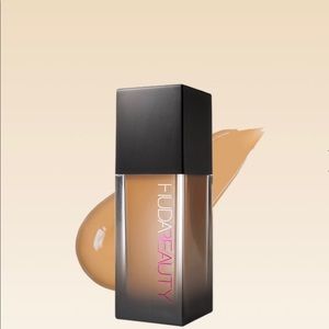 Huda Beauty FauxFilter Luminous Matte Foundation